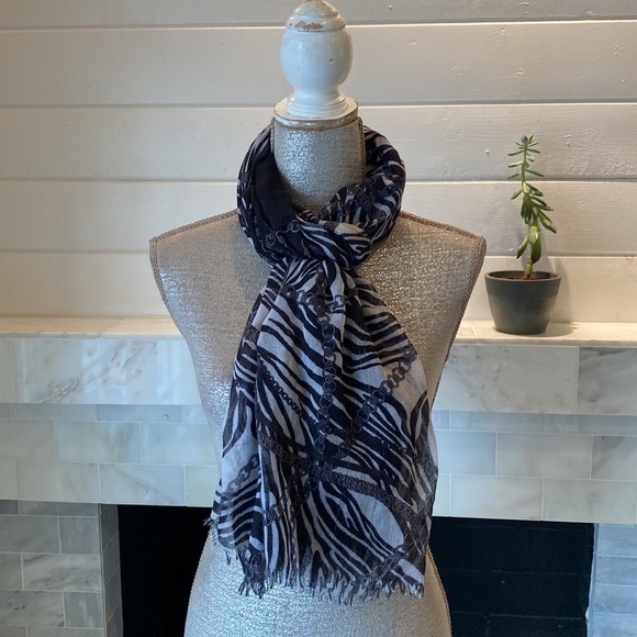 Zebra and Chain Print Lightweight Scarf or Wrap OS - Picture 2 of 7
